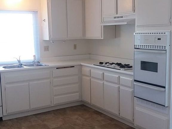 4th image of 11652 Cedar Way