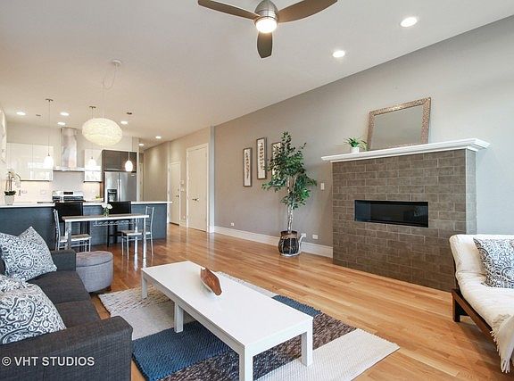 4th image of 2424 W Chicago Ave #301
