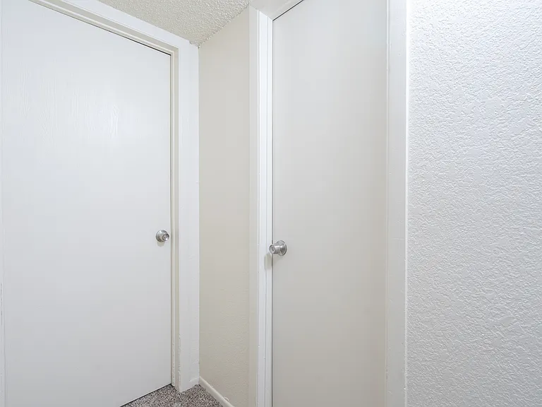 Villagio Apartments — Photo 2