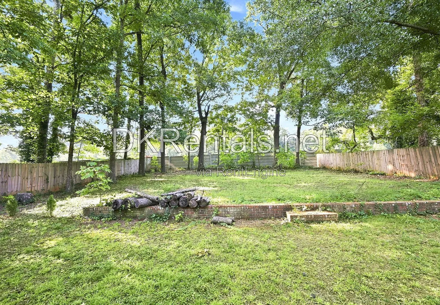 4 bed, 2.0 bath, 1926 sqft, $2,300 — Photo 4
