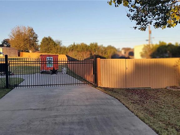 4th image of 1429 Summer Glen Dr