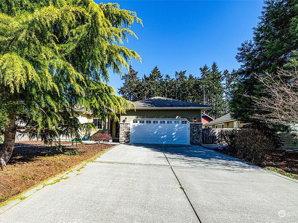 1st image of 723 Evans Avenue