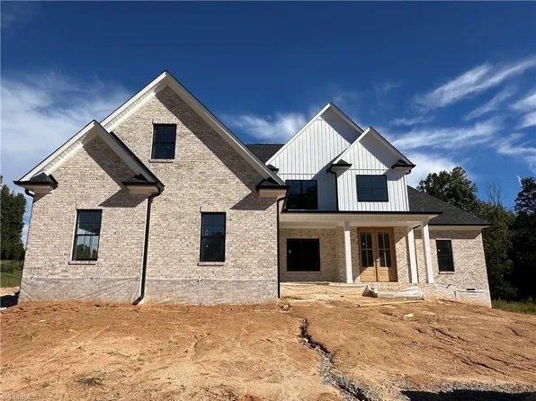 958 Medinah Dr, Winston Salem, NC 27107