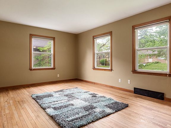 5th image of 825 N Highland Ave
