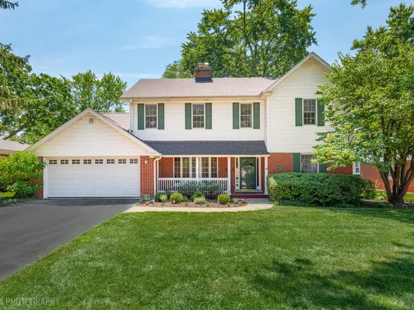 2447 Pick Dr, Glenview, IL 60025