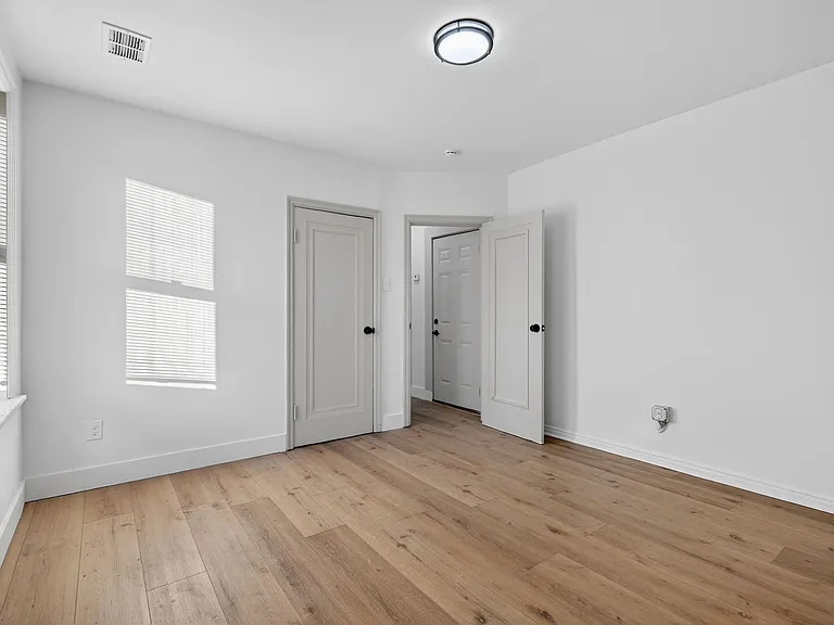 3654-3656 Phillips Pl — Photo 15