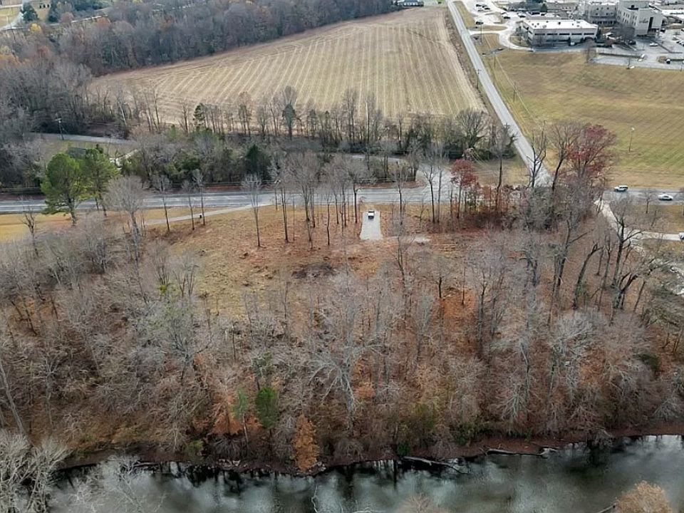 2nd image of 0 College St S Lot 3