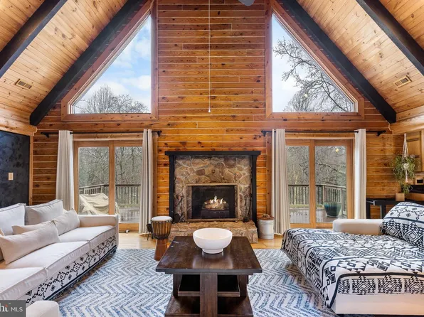 8 Hope Valley Ln, Stafford, VA 22554