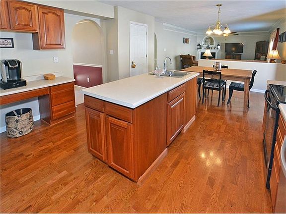 4th image of 224 Chanticleer Cir