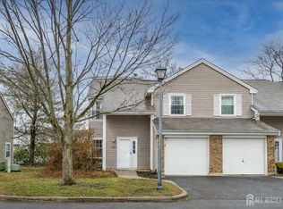 63 Renaissance Ln, New Brunswick, NJ 08901
