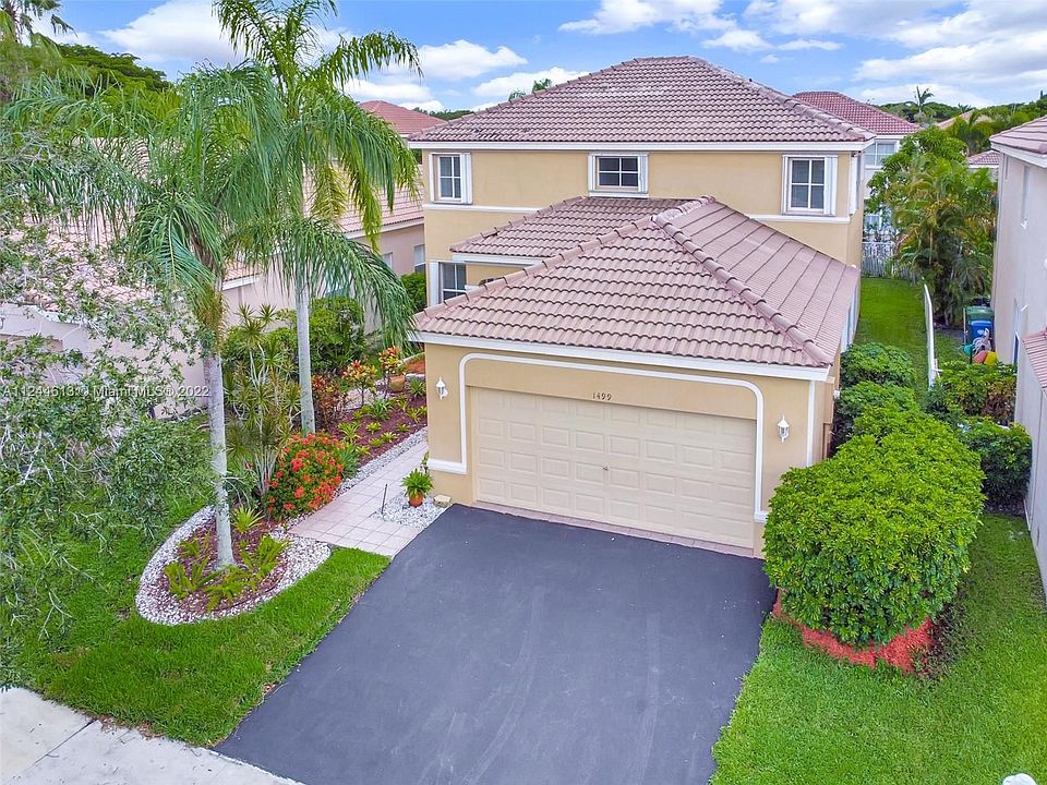 1st image of 1499 Maple Dr