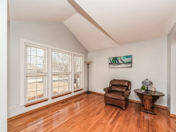 4th image of 1662 Vista Lake Dr