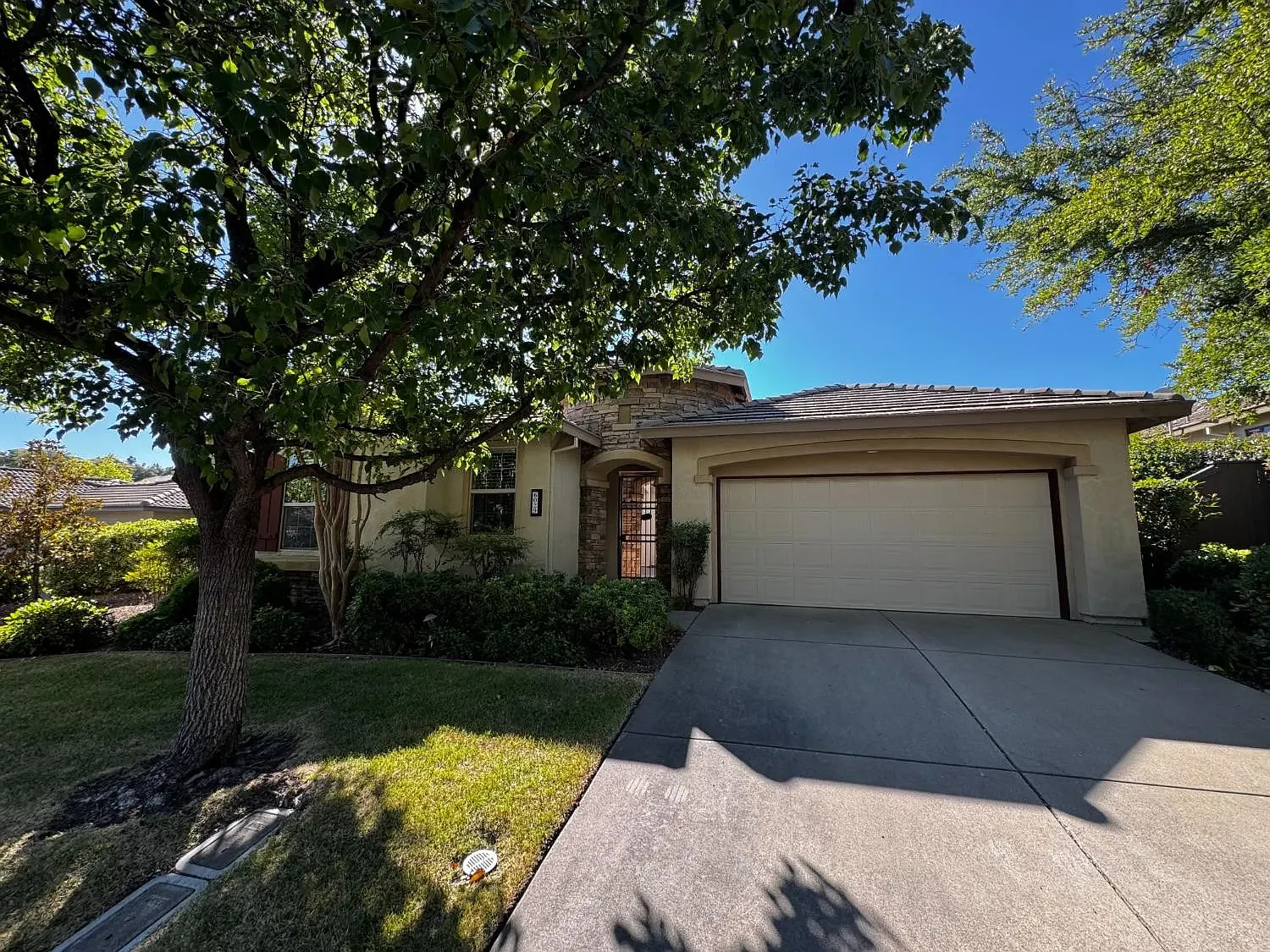 3 bed, 2415 sqft, $3,450 — Photo 1