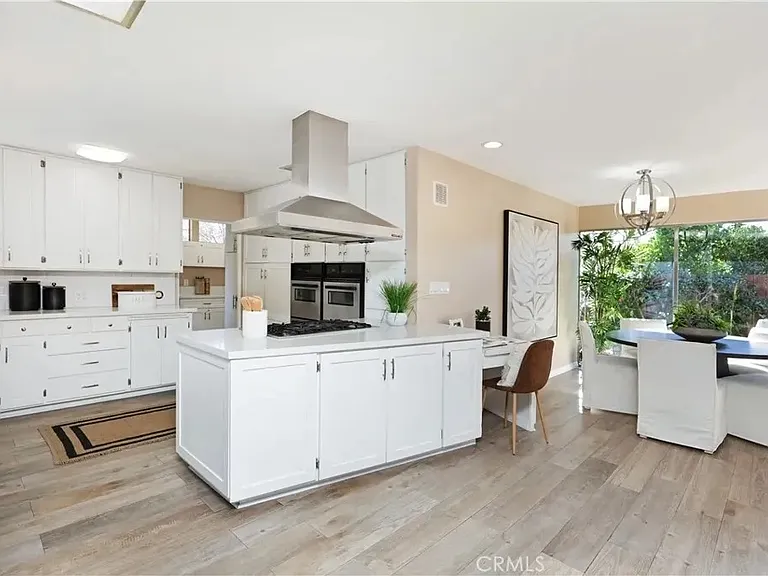9844 Pangborn Ave — Photo 11