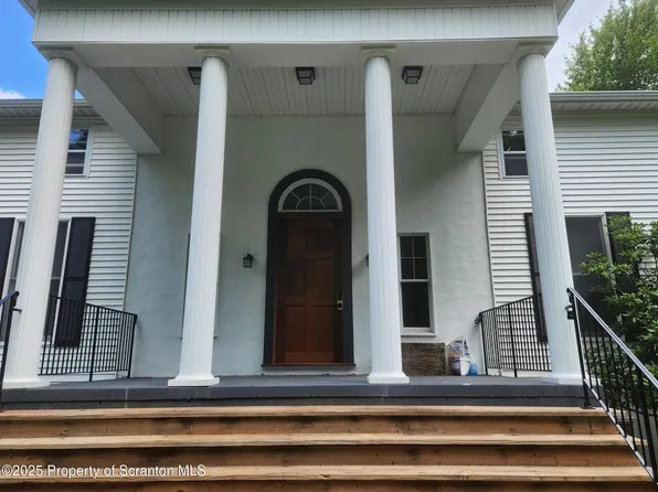 29 Hirshorn Dr, Newfoundland, PA 18445