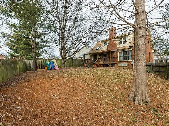 3rd image of 4625 Oak Creek Dr