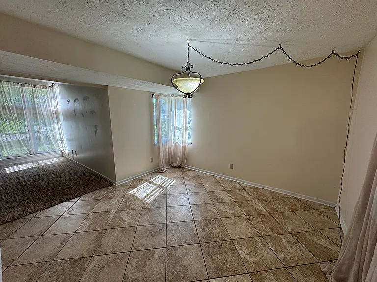 3315 Oak Tree Dr S — Photo 9
