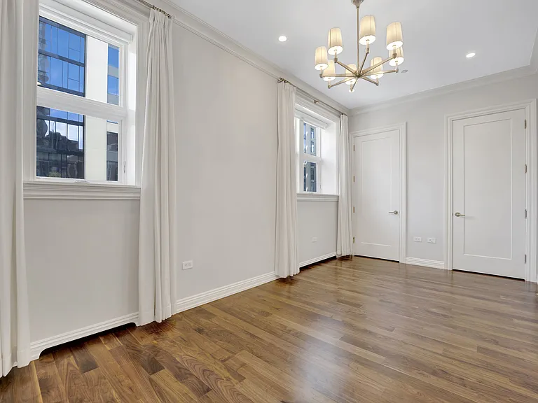 105 W Chestnut St — Photo 25