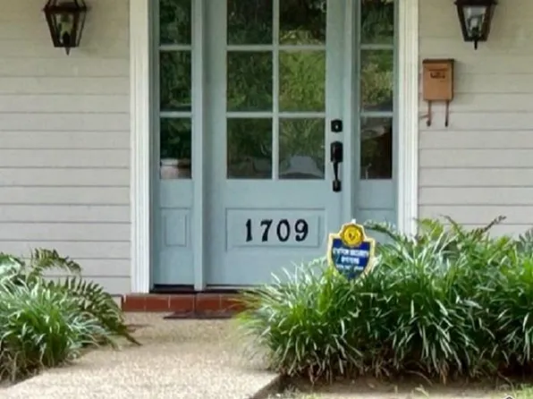 1709 Beechgrove Dr, Baton Rouge, LA 70806