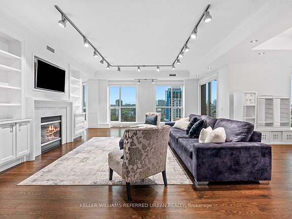 5th image of 38 Avenue Rd #1802
