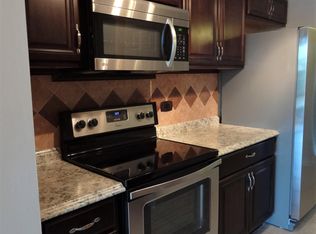 3670 Inverrary Dr APT 1B, Lauderhill, FL 33319