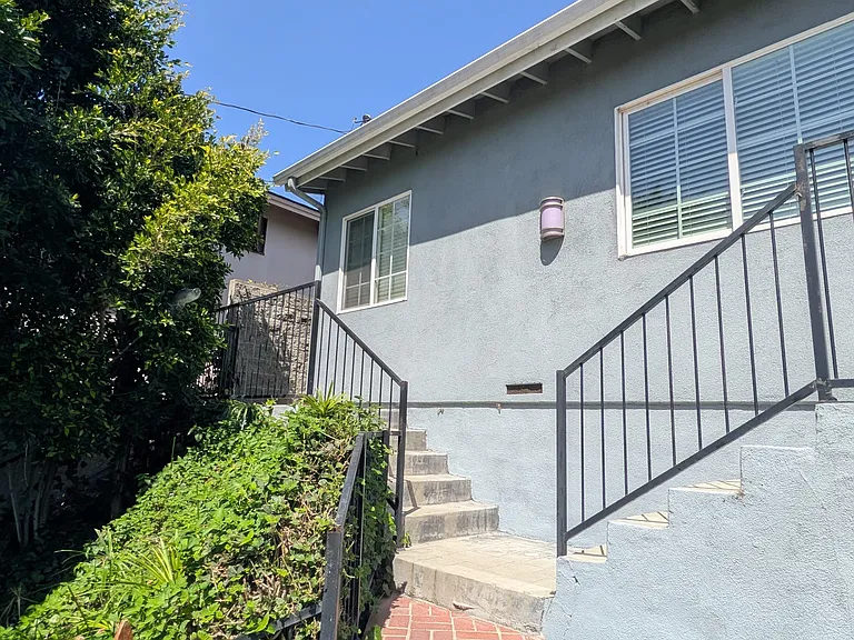 2024 Navy St — Photo 48