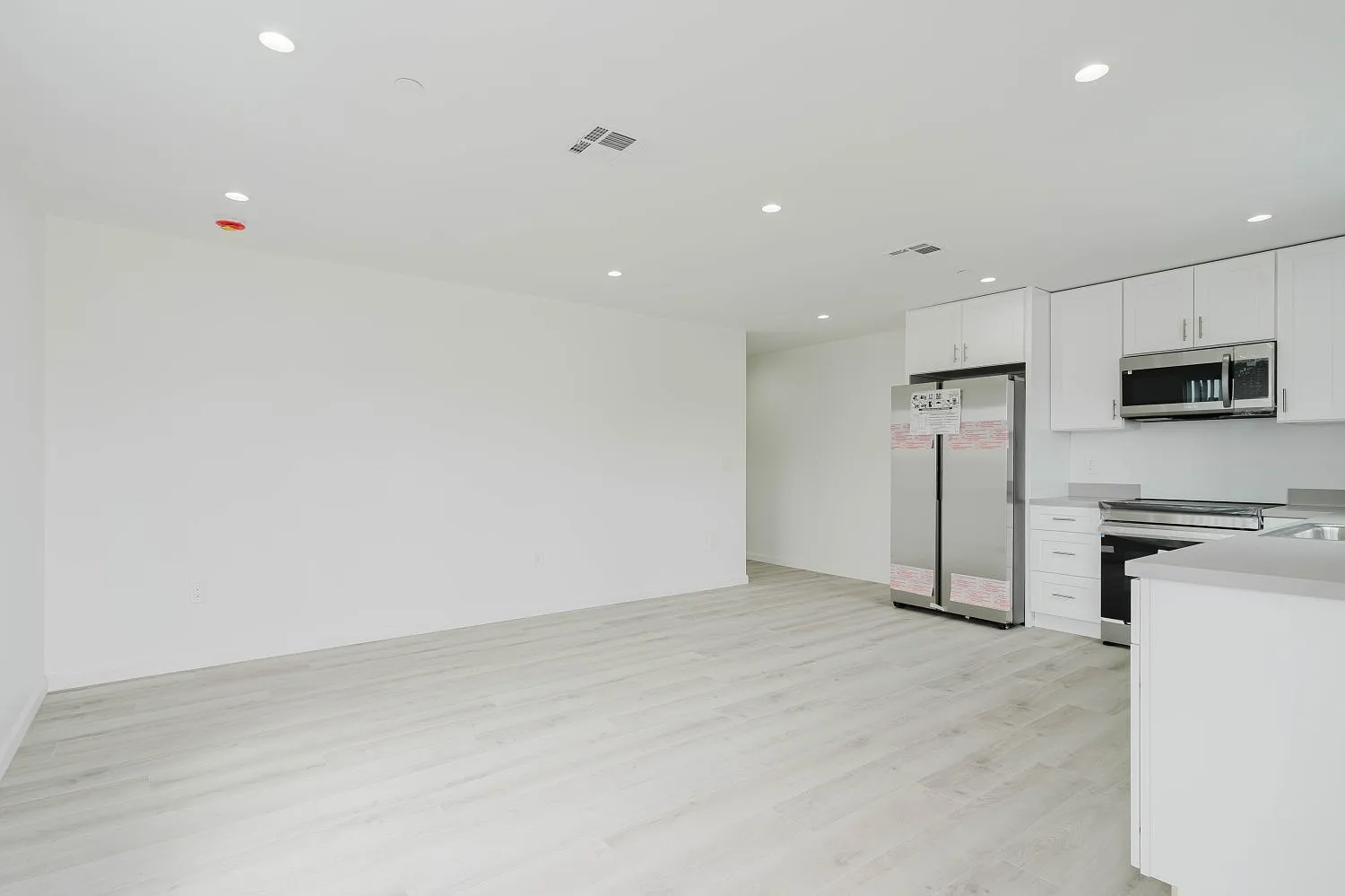 2 bed, 800 sqft, $2,700 — Photo 4