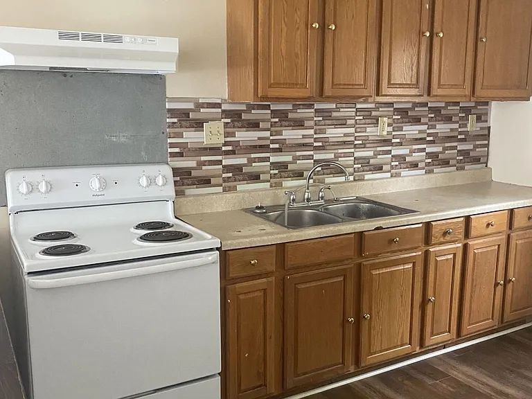 714 Evangeline Dr — Photo 2