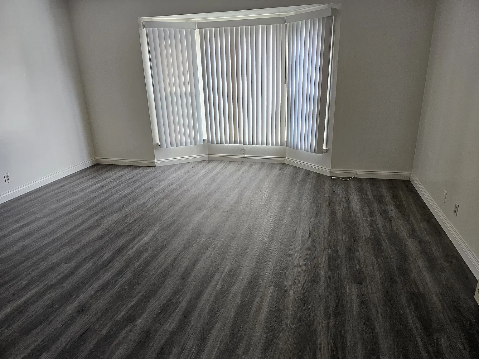 2 bed, 800 sqft, $2,500 — Photo 3