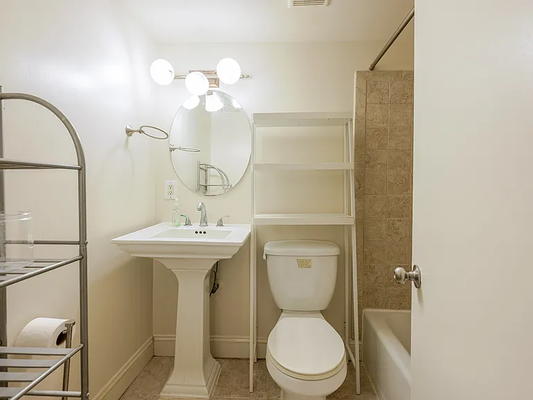 1701 16th St NW #208 — Photo 10