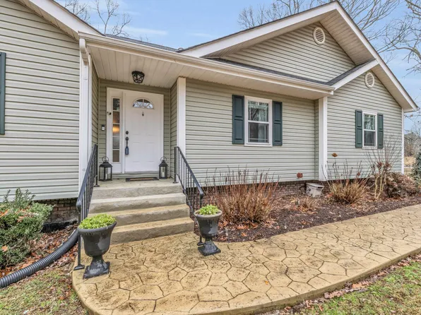 8820 Nelson Rd, Soddy Daisy, TN 37379