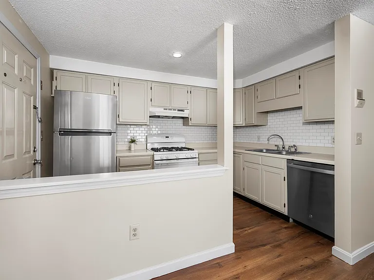 50 Brookside Dr #A7 — Photo 2