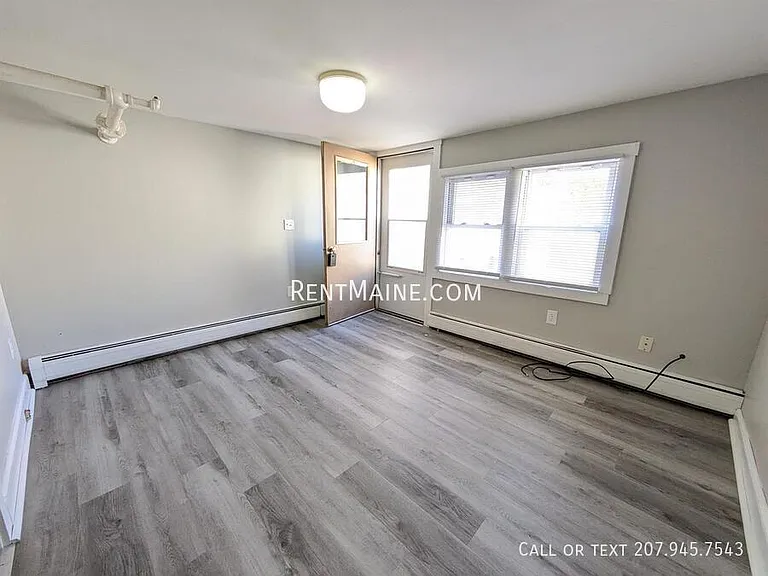2412 Western Ave #E — Photo 3