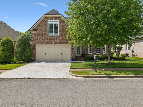 1119 Isaac Franklin Dr, Gallatin, TN 37066