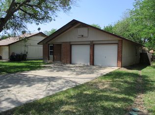 1906 Castle Gate Cir, San Marcos, TX 78666