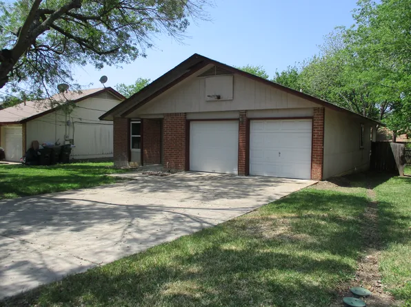 1906 Castle Gate Cir, San Marcos, TX 78666