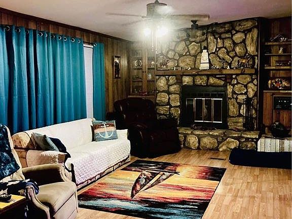 2nd image of 256 Larkspur Cir