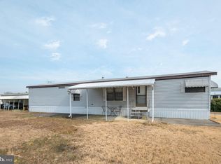 9 Spruce Dr, Sicklerville, NJ 08081