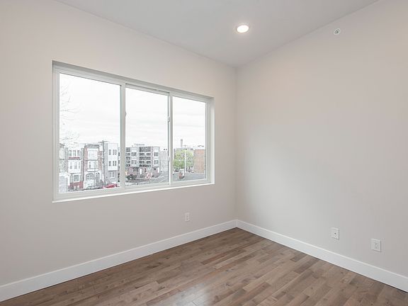 5th image of 1631 Point Breeze Ave Unit 2R