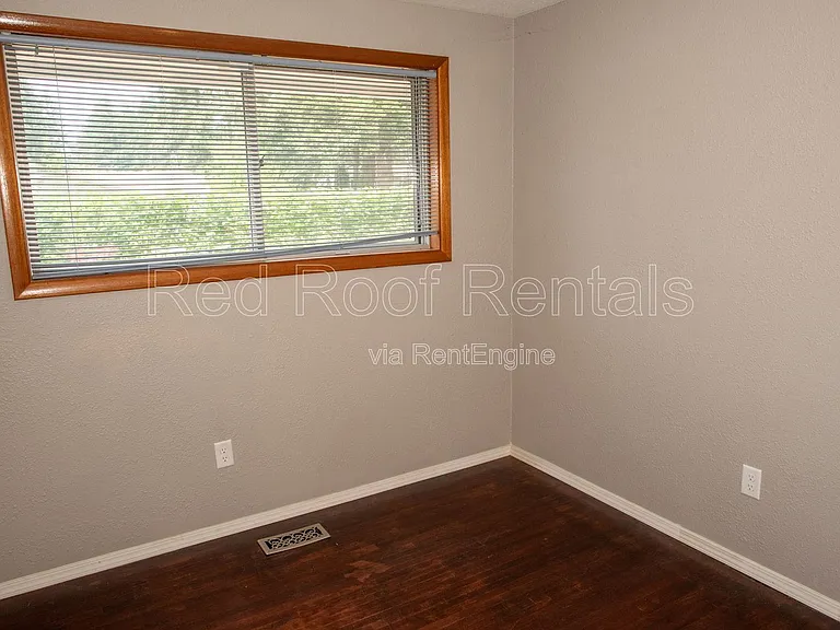 502 138th St E — Photo 27