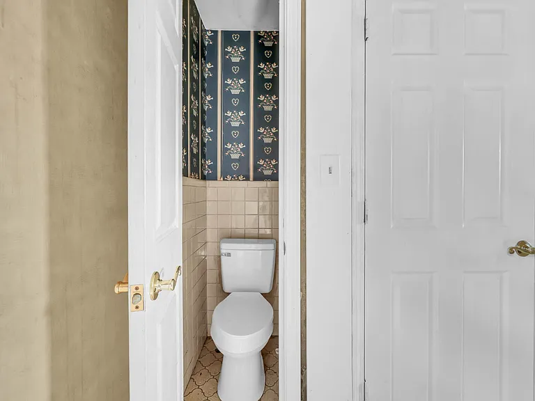 359 Meadow Ln — Photo 25