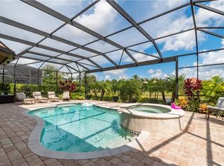 7422 Lantana Cir, Naples, FL 34119