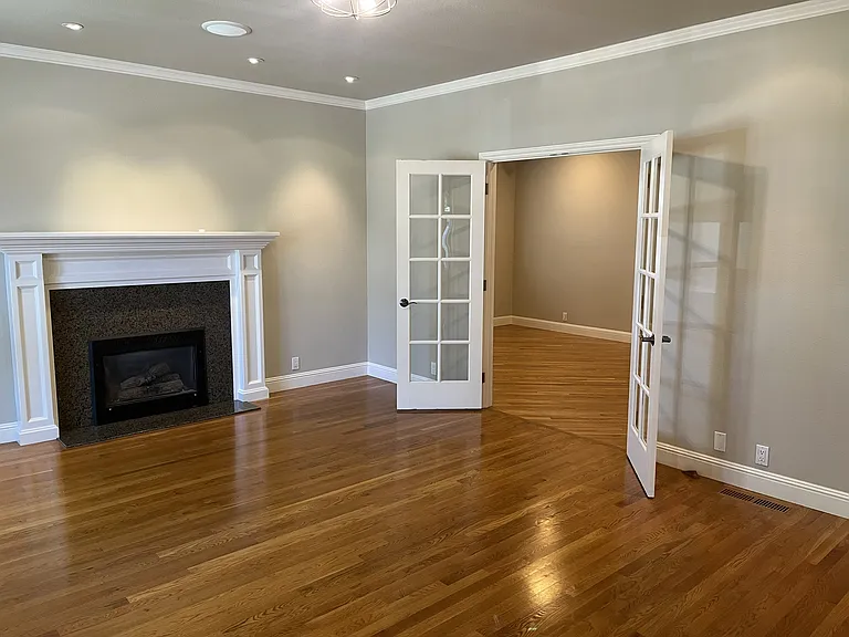 1078 Byerley Ave — Photo 5