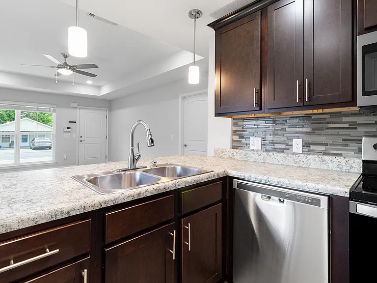 8422 Rose Ave — Photo 5