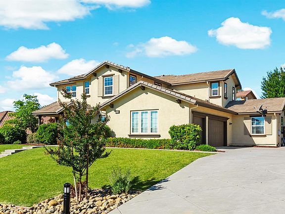 4th image of 4012 Jade Crest Hill Way
