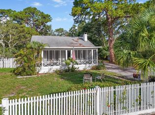 520 27th St W, Bradenton, FL 34205