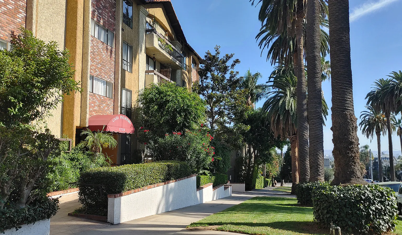 1 bed, 807 sqft, $2,300 — Photo 3