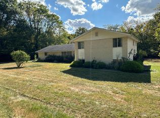 667 Rising Hill Dr, Xenia, OH 45385