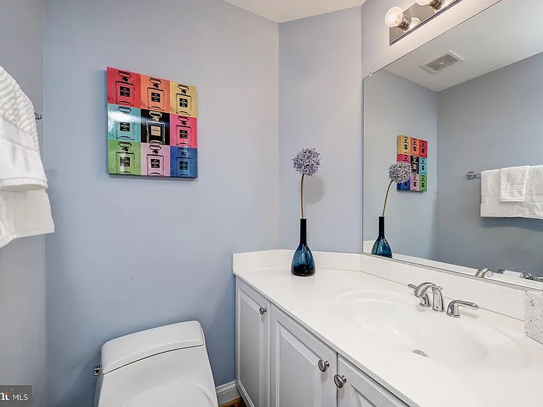 1236 Harbor Island Walk — Photo 24
