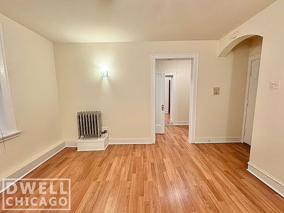 3rd image of 6916 N Lakewood Ave APT 103